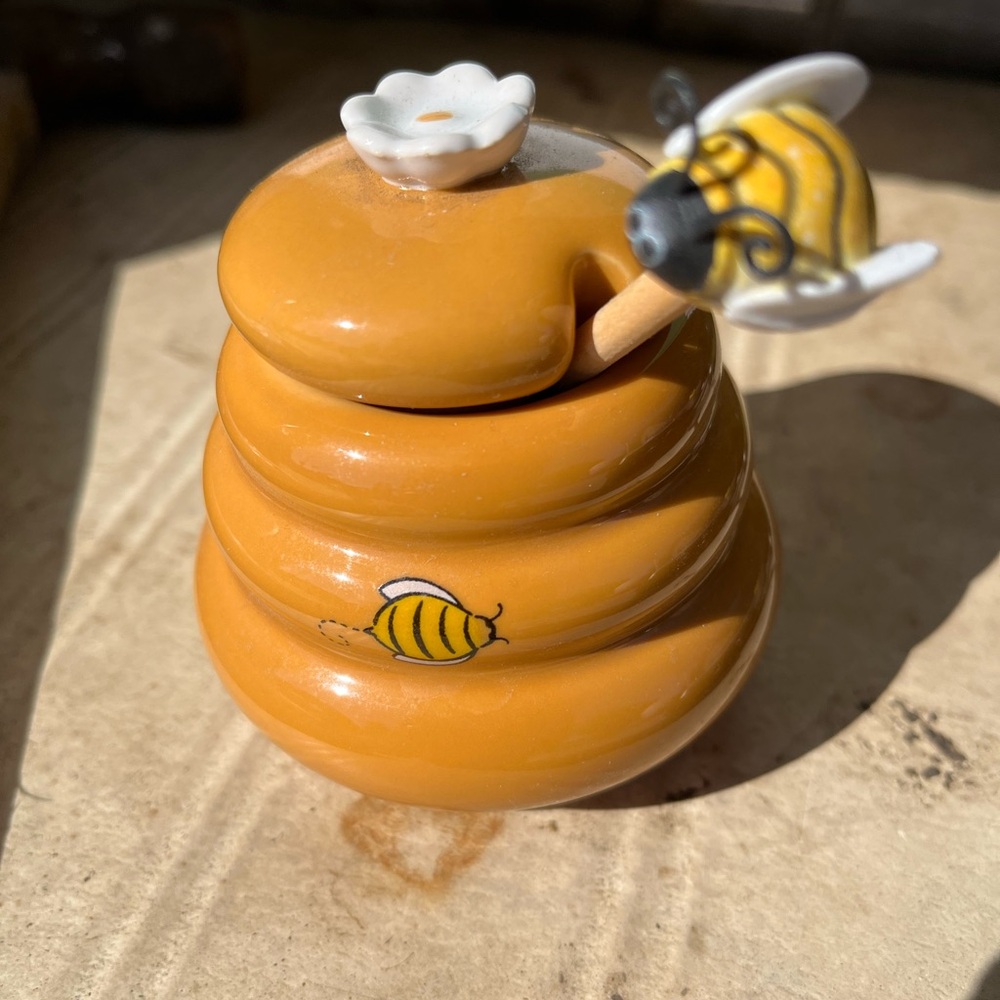 JOIE Ceramic Beehive Honey Pot and Wooden Dipper, Mini